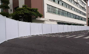 旭東施工圍擋廠家-PVC圍擋在安過程中有哪些特點？