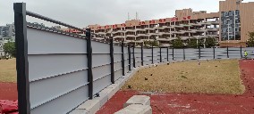 彩鋼圍擋和鐵皮圍擋的區(qū)別是什么？【旭東鋼構(gòu)圍擋】