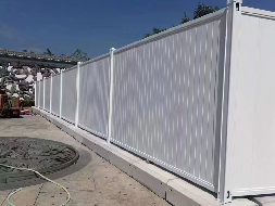 深圳寶安工地500㎡PVC圍擋當(dāng)天送達(dá)，旭東圍擋批發(fā)讓采購更省心！